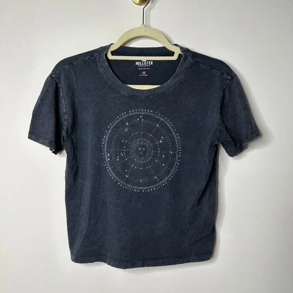 Hollister Grey Short Sleeve Cropped Graphic Shirt Women's XS - Picture 1 of 4